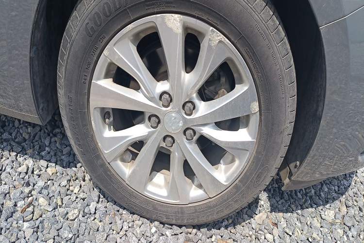 Used Buick Excelle GX 2018 15T Manual Elite Model Right Front Wheel Hub