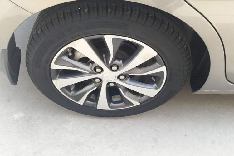 Used Buick Excelle GX 2018 18T Automatic Flagship Model Right Rear Wheel Hub