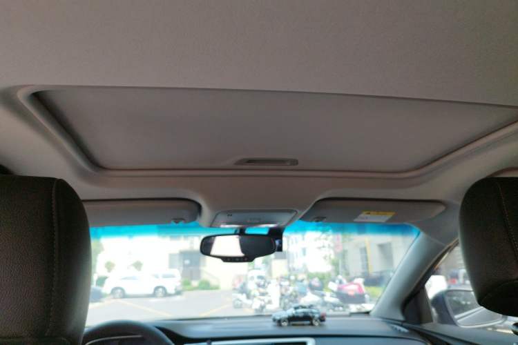 Used Buick Excelle GX 2019 18T Automatic Connected Elite Model China V Standard Headliner