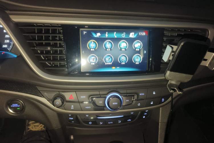 Used Buick Excelle GX 2019 18T Automatic Connected Elite Model China V Standard Audio And AC Panel