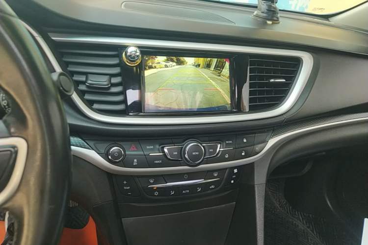 Used Buick Excelle GX 2019 18T Automatic Connected Elite Model China V Standard Audio And AC Panel