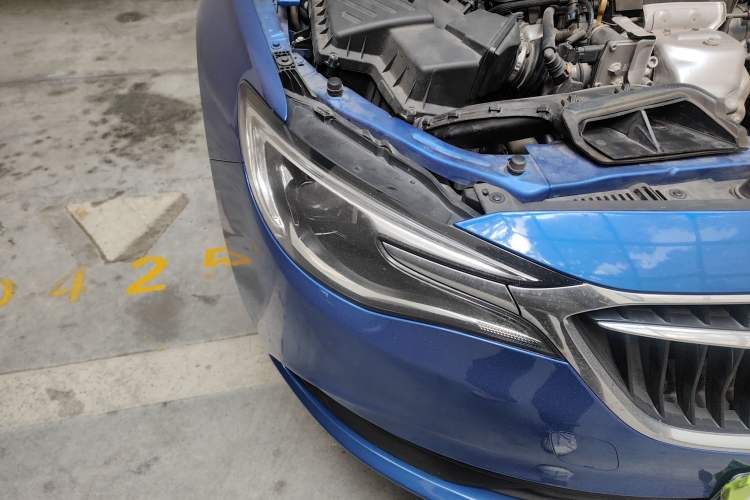 Used Buick Excelle GX 2019 18T Automatic Connected Elite Model China VI Standard Right Front Headlight