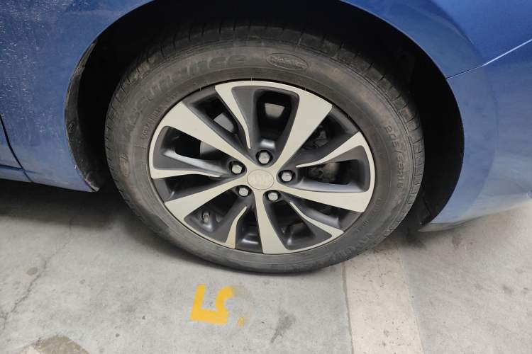 Used Buick Excelle GX 2019 18T Automatic Connected Elite Model China VI Standard Right Front Wheel Hub
