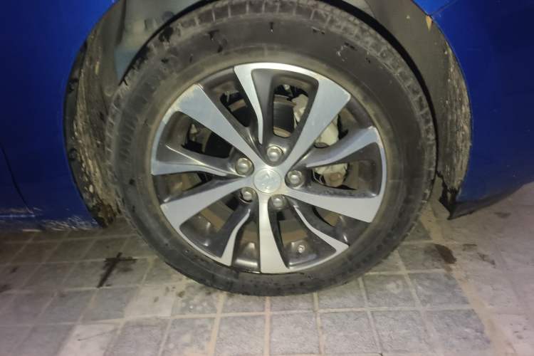Used Buick Excelle GX 2019 18T Automatic Connected Elite Model China V Standard Right Front Wheel Hub