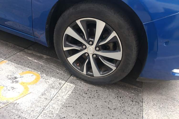 Used Buick Excelle GX 2019 18T Automatic Connected Flagship Version China VI Standard Right Front Wheel Hub