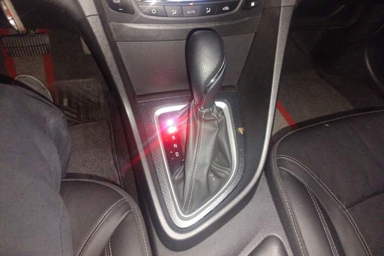 Used Buick Excelle GX 2019 18T Automatic Connected Elite Model China V Standard Gear Lever