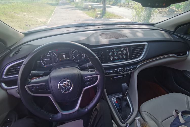 Used Buick Excelle GX 2019 15T Dual-Clutch Connected Elite Model China VI Center Console
