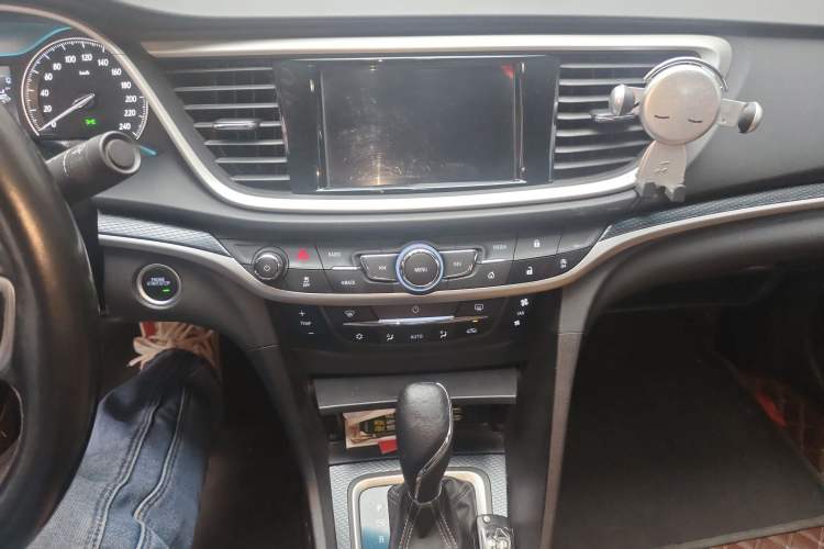 Used Buick Excelle GX 2019 18T Automatic Connected Flagship Version China V Standard Audio And AC Panel
