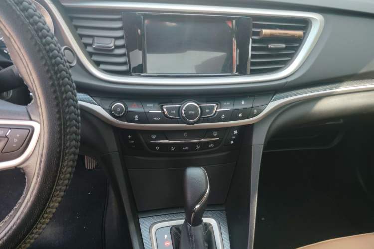 Used Buick Excelle GX 2019 18T Automatic Connected Flagship Version China V Standard Audio And AC Panel