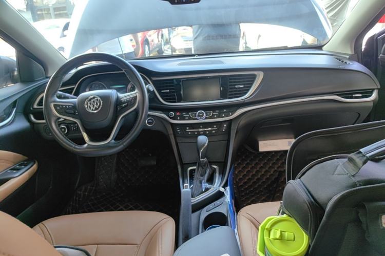 Used Buick Excelle GX 2019 18T Automatic Connected Flagship Version China VI Standard Center Console