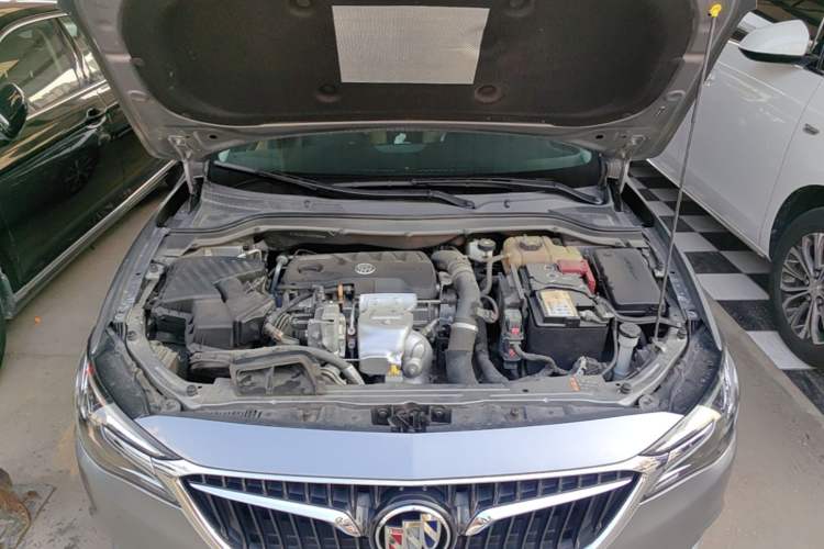 Used Buick Excelle GX 2019 18T Automatic Connected Flagship Version China VI Standard Engine Bay