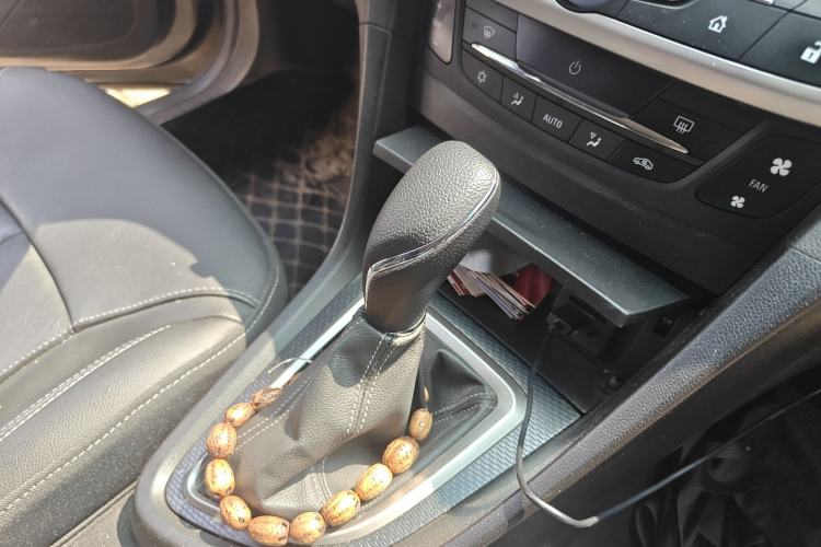 Used Buick Excelle GX 2019 18T Automatic Connected Elite Model China V Standard Gear Lever