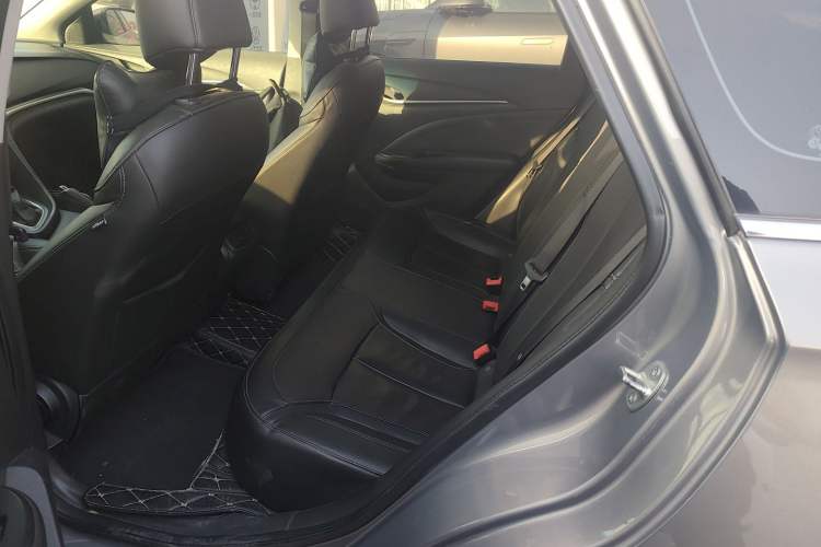 Used Buick Excelle GX 2019 18T Automatic Connected Elite Model China V Standard Interior 4