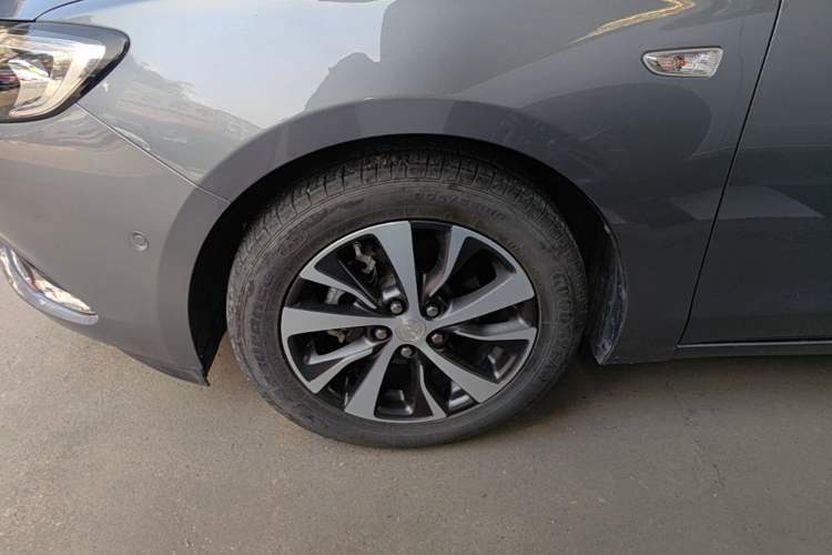 Used Buick Excelle GX 2019 18T Automatic Connected Flagship Version China VI Standard Left Front Wheel Hub