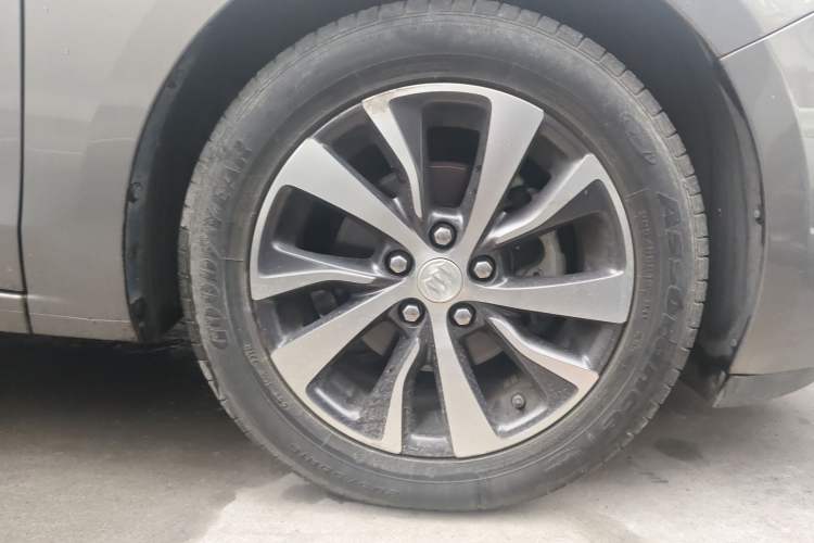 Used Buick Excelle GX 2019 18T Automatic Connected Flagship Version China V Standard Right Front Wheel Hub