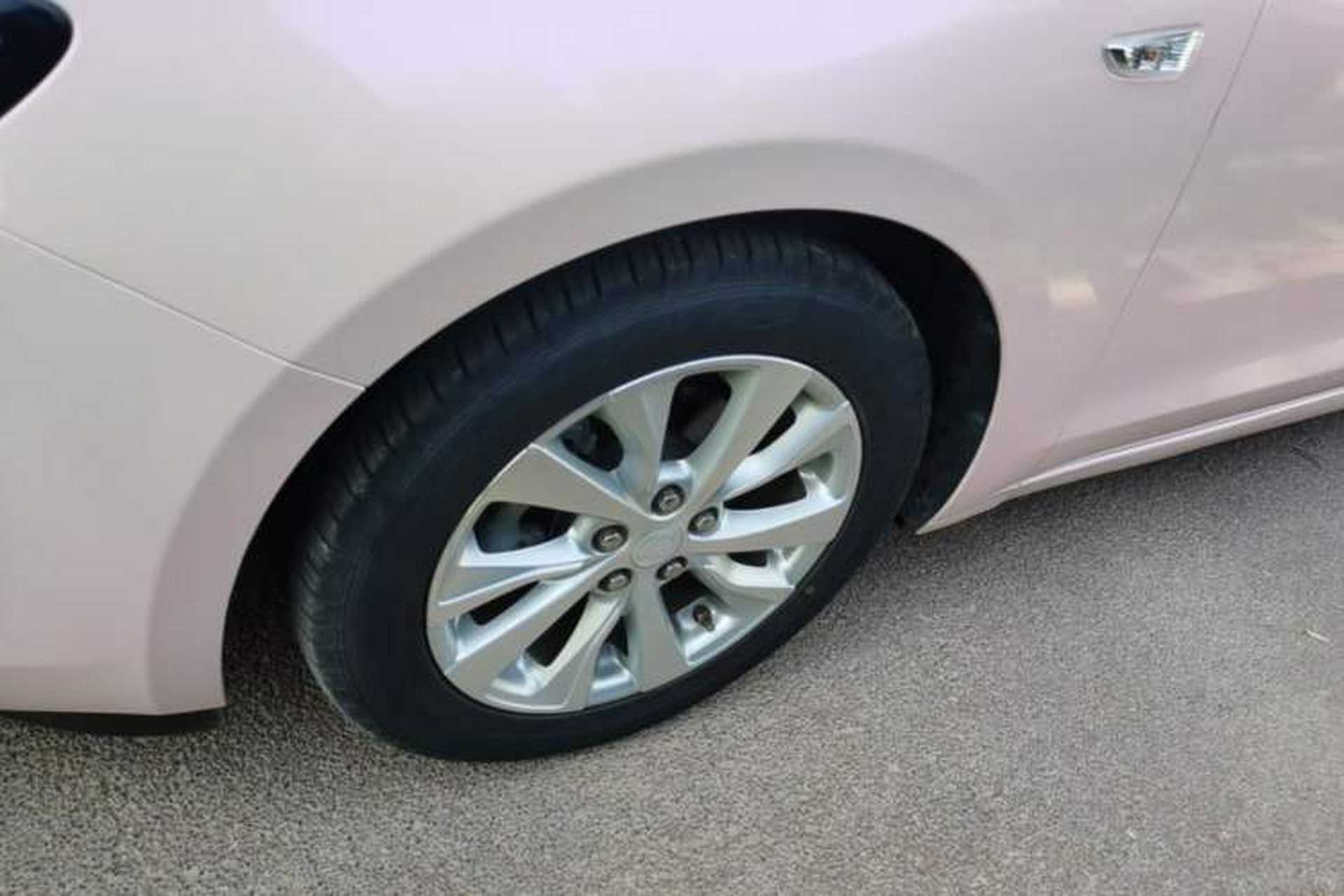 Used Buick Excelle GX 2019 15T Dual-Clutch Connected Elite Model China VI Left Front Wheel Hub