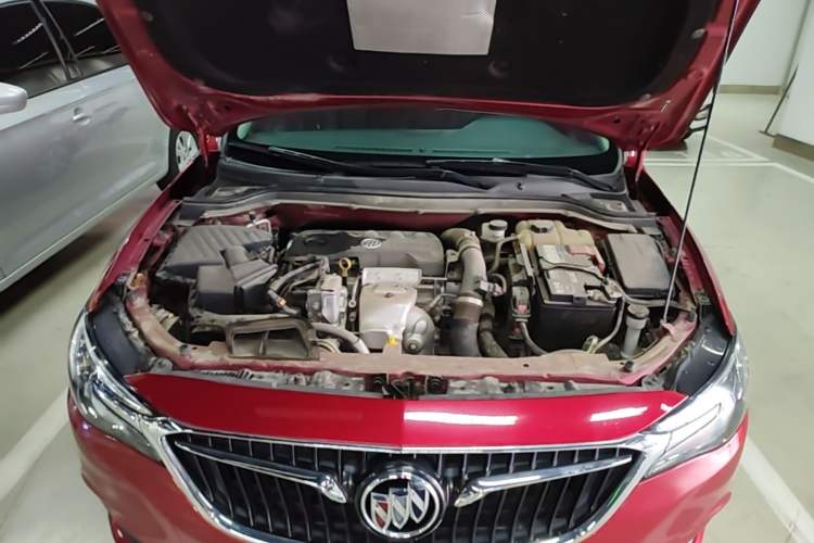 Used Buick Excelle GX 2019 18T Automatic Connected Elite Model China VI Standard Engine Bay