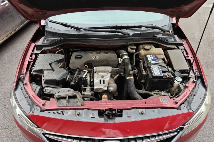 Used Buick Excelle GX 2019 18T Automatic Connected Flagship Version China VI Standard Engine Bay
