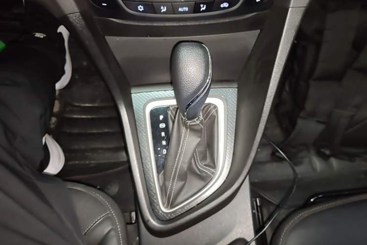 Used Buick Excelle GX 2019 18T Automatic Connected Elite Model China VI Standard Gear Lever