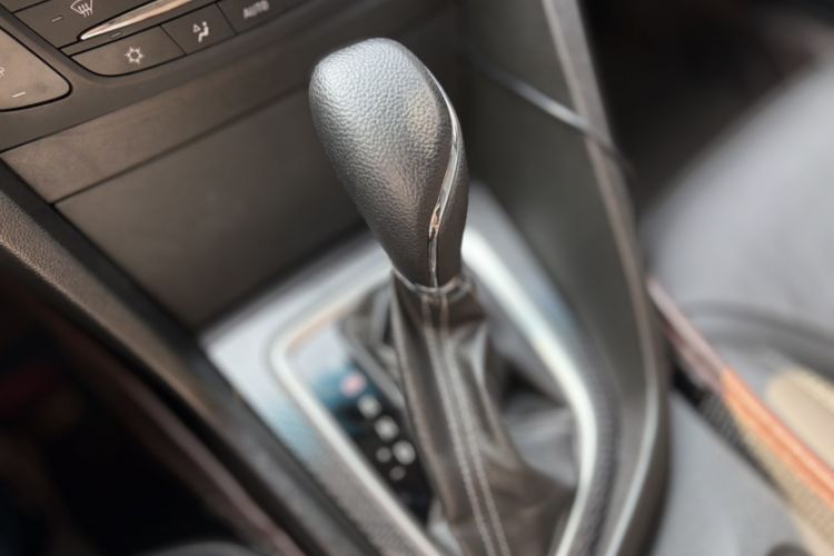 Used Buick Excelle GX 2019 18T Automatic Connected Elite Model China VI Standard Gear Lever