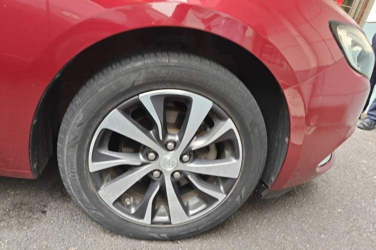 Used Buick Excelle GX 2019 18T Automatic Connected Flagship Version China VI Standard Right Front Wheel Hub