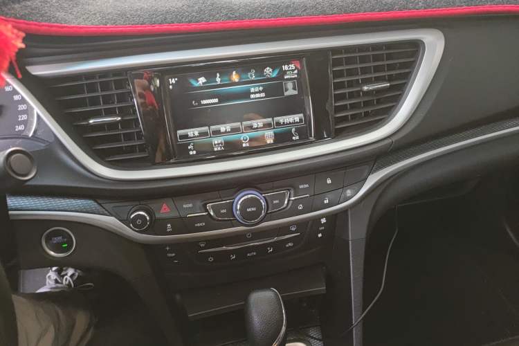 Used Buick Excelle GX 2019 18T Automatic Connected Elite Model China V Standard Audio And AC Panel