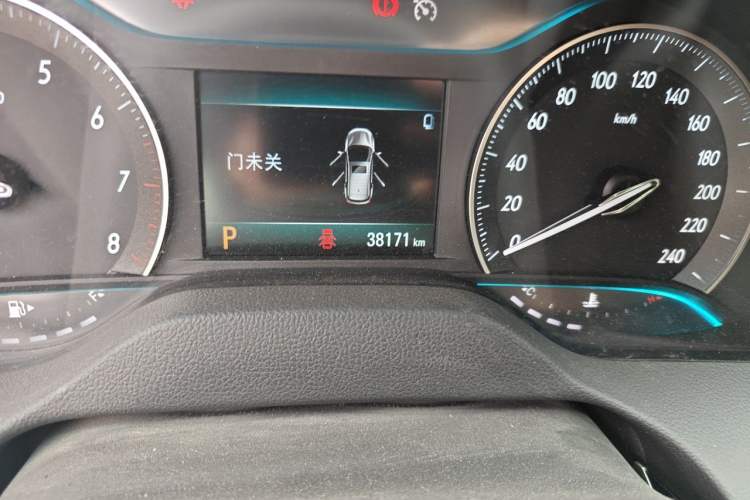 Used Buick Excelle GX 2019 18T Automatic Connected Elite Model China V Standard Odometer Close Up