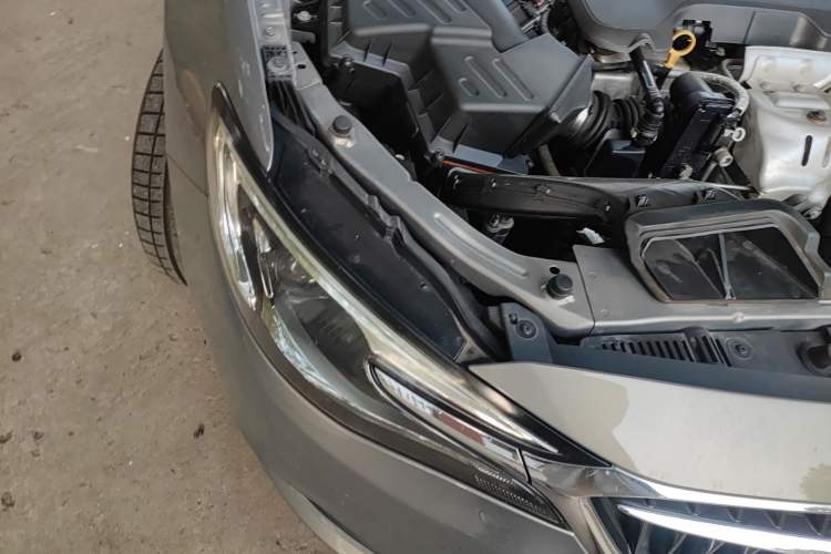 Used Buick Excelle GX 2019 18T Automatic Connected Elite Model China V Standard Right Front Headlight