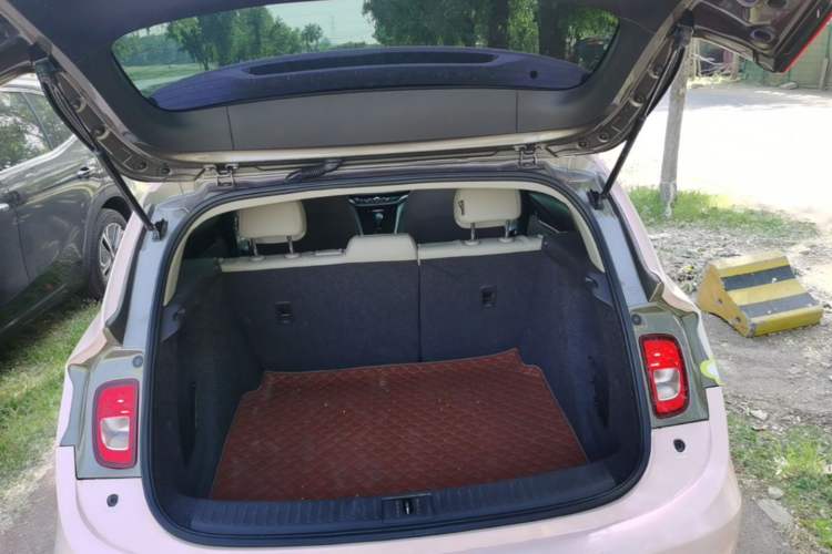 Used Buick Excelle GX 2019 15T Dual-Clutch Connected Elite Model China VI Trunk