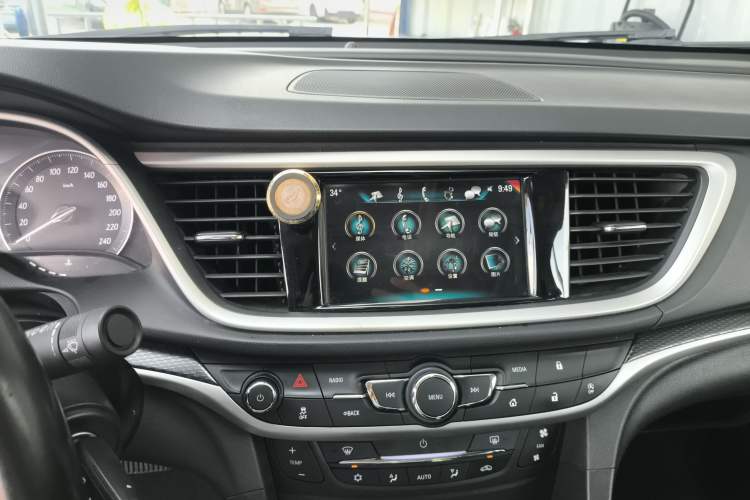 Used Buick Excelle GX 2019 18T Automatic Connected Elite Model China VI Standard Audio And AC Panel