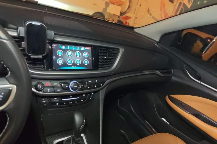 Used Buick Excelle GX 2019 18T Automatic Connected Flagship Version China VI Standard Audio And AC Panel