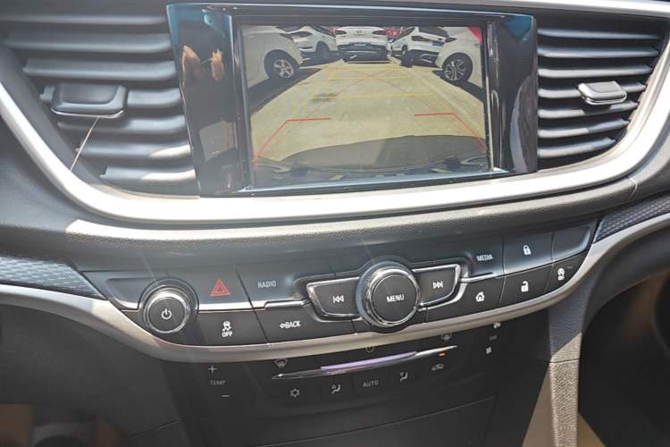 Used Buick Excelle GX 2019 18T Automatic Connected Elite Model China VI Standard Audio And AC Panel