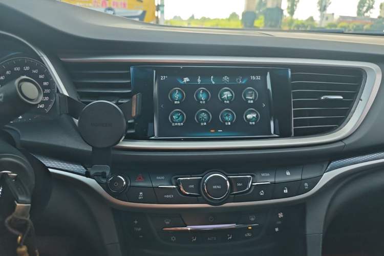Used Buick Excelle GX 2019 18T Automatic Connected Elite Model China V Standard Audio And AC Panel