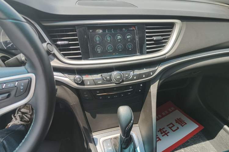 Used Buick Excelle GX 2019 18T Automatic Connected Elite Model China VI Standard Audio And AC Panel