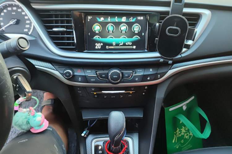 Used Buick Excelle GX 2019 18T Automatic Connected Elite Model China VI Standard Audio And AC Panel