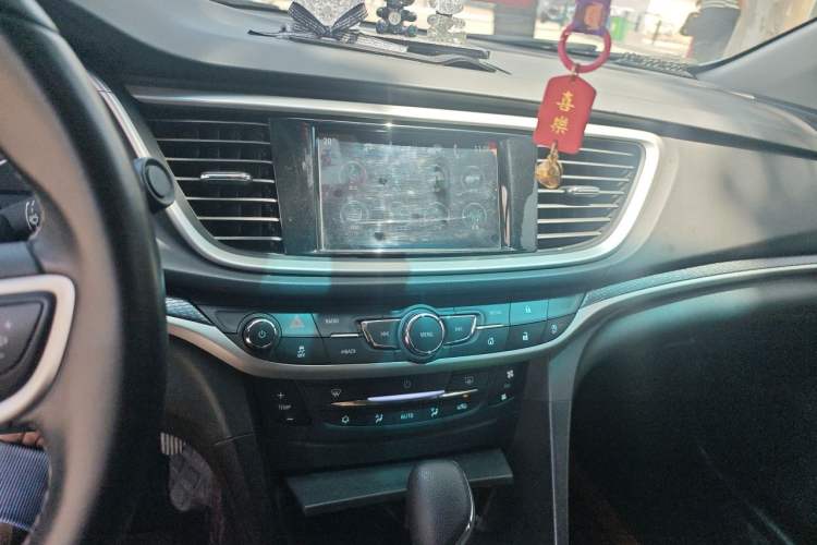 Used Buick Excelle GX 2019 18T Automatic Connected Elite Model China V Standard Audio And AC Panel
