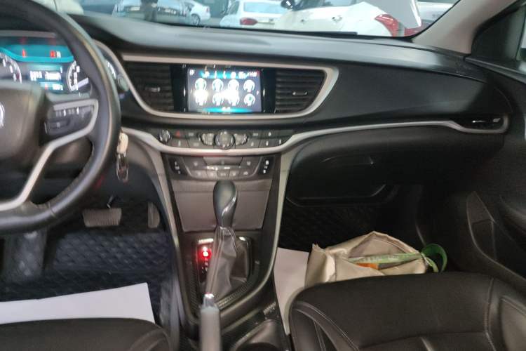 Used Buick Excelle GX 2019 18T Automatic Connected Elite Model China VI Standard Audio And AC Panel