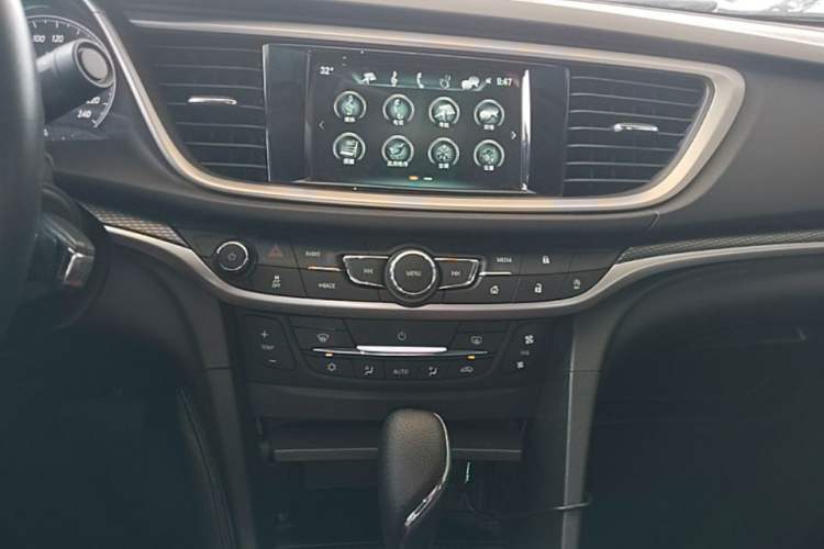 Used Buick Excelle GX 2019 18T Automatic Connected Elite Model China VI Standard Audio And AC Panel