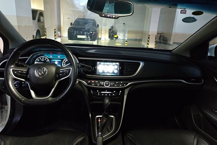 Used Buick Excelle GX 2019 18T Automatic Connected Elite Model China VI Standard Center Console