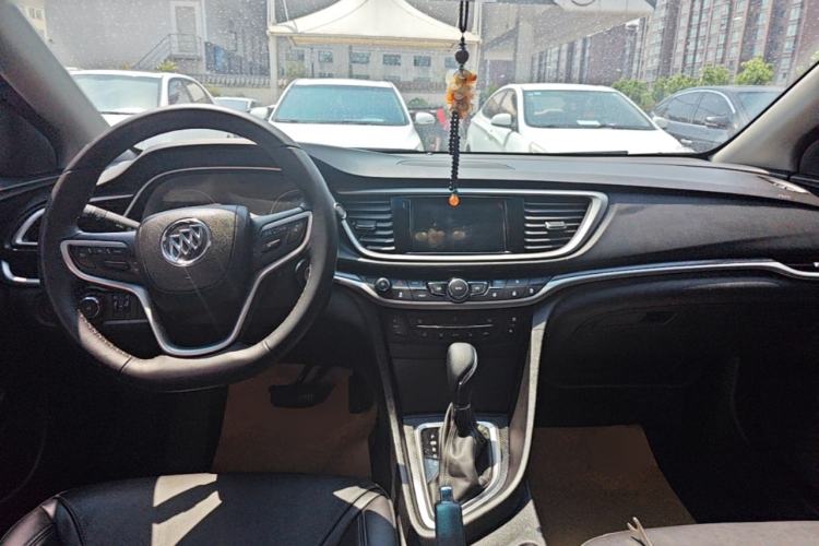 Used Buick Excelle GX 2019 18T Automatic Connected Elite Model China VI Standard Center Console