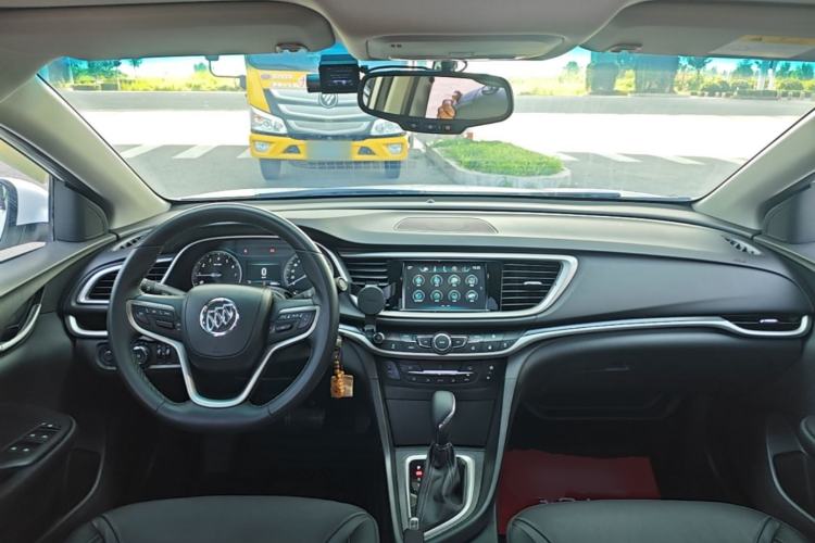 Used Buick Excelle GX 2019 18T Automatic Connected Elite Model China V Standard Center Console