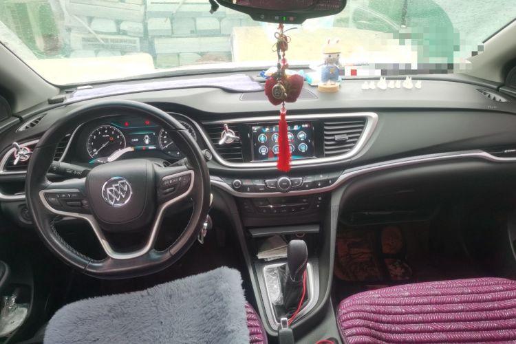 Used Buick Excelle GX 2019 18T Automatic Connected Elite Model China VI Standard Center Console