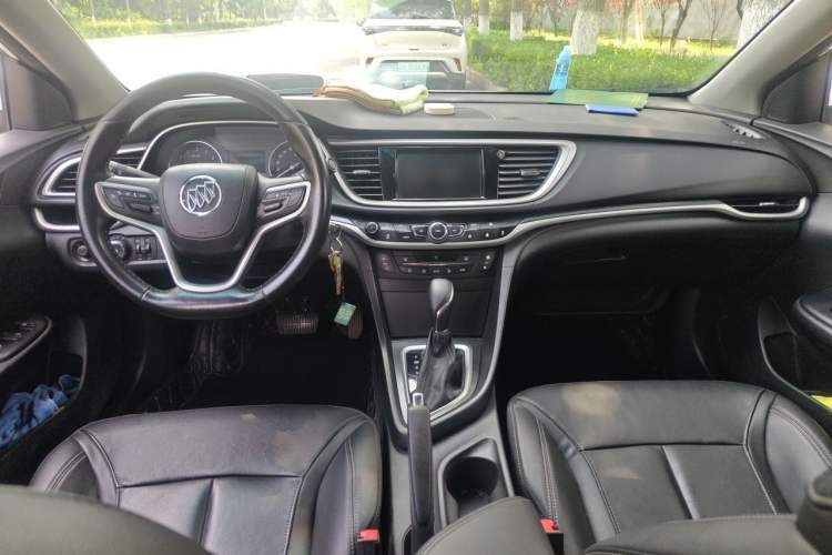 Used Buick Excelle GX 2019 18T Automatic Connected Elite Model China VI Standard Center Console