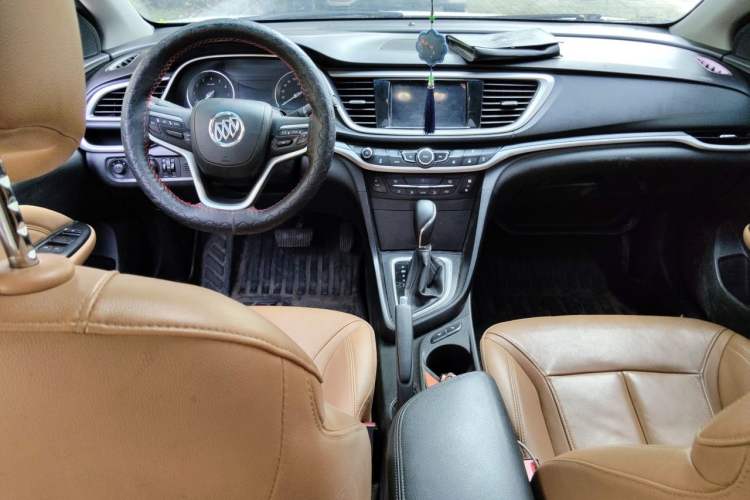 Used Buick Excelle GX 2019 18T Automatic Connected Flagship Version China VI Standard Center Console