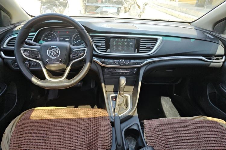 Used Buick Excelle GX 2019 18T Automatic Connected Elite Model China VI Standard Center Console