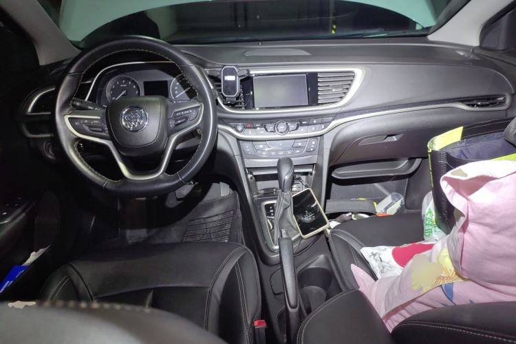 Used Buick Excelle GX 2019 18T Automatic Connected Elite Model China VI Standard Center Console