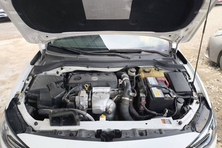 Used Buick Excelle GX 2019 18T Automatic Connected Elite Model China VI Standard Engine Bay