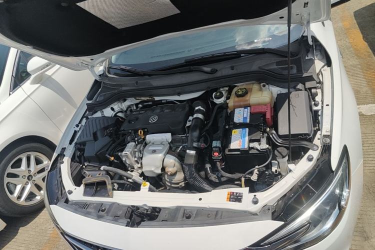 Used Buick Excelle GX 2019 18T Automatic Connected Elite Model China VI Standard Engine Bay