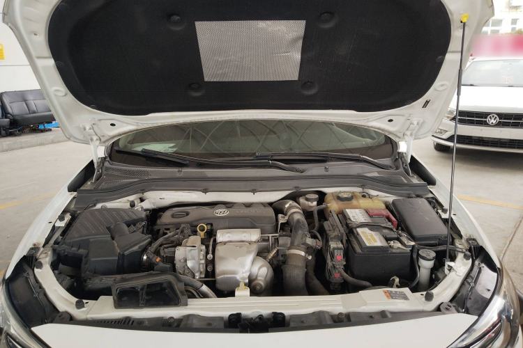 Used Buick Excelle GX 2019 18T Automatic Connected Elite Model China VI Standard Engine Bay