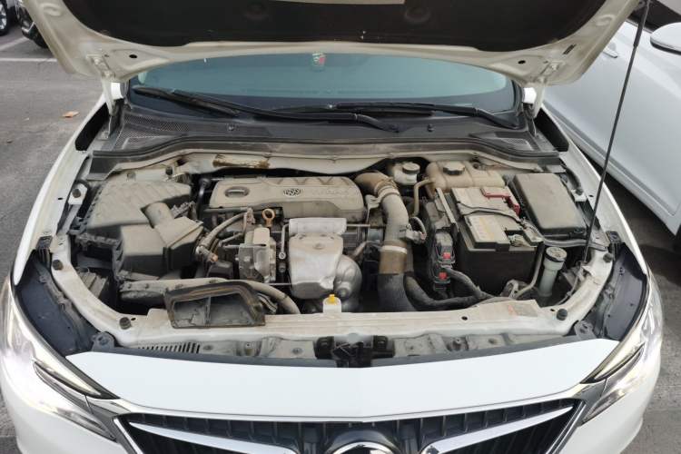 Used Buick Excelle GX 2019 18T Automatic Connected Elite Model China VI Standard Engine Bay